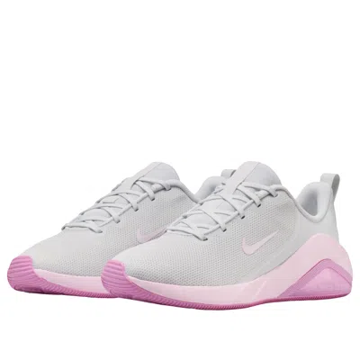 Nike Bella 7 In White