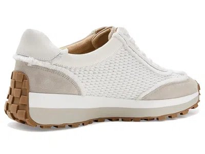 Vaneli Quiton In Multi