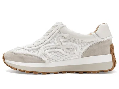 Vaneli Quiton In Multi