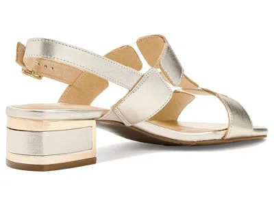 Vaneli Hatty In Neutral