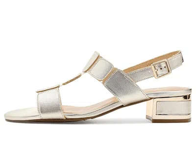 Vaneli Hatty In Neutral