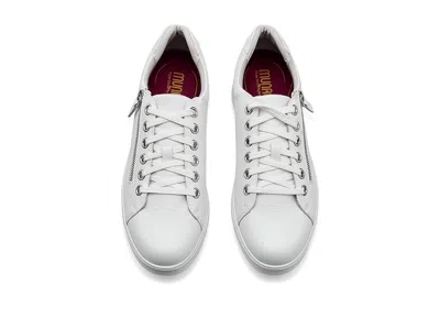 Munro Tilly In White