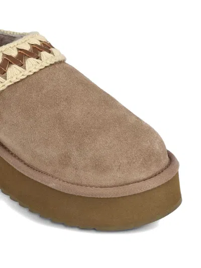 Mou Platform Suede Clogs In Brown