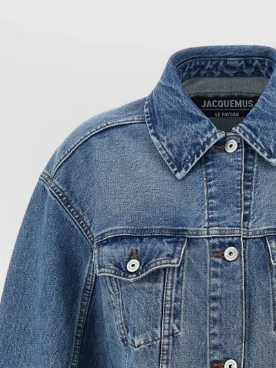 Jacquemus Classic Cotton Denim Jacket With Tailored Hem And Chest Pockets In Blue