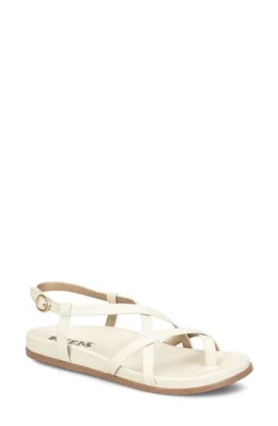 Korks Arica Toe Loop Sandal In White