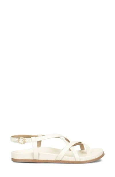 Korks Arica Toe Loop Sandal In White
