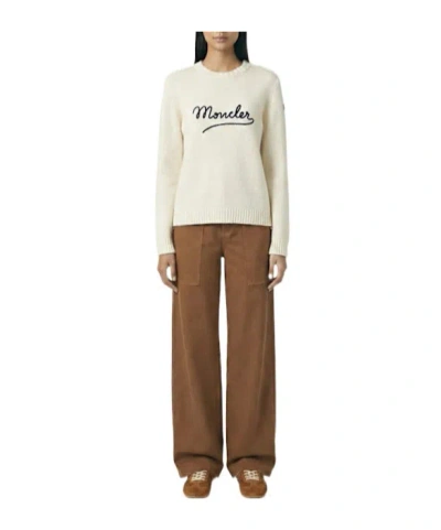 Moncler Embroidered Logo Crop Crewneck Sweater In Neutral