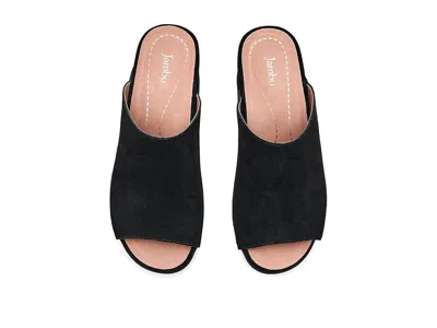 Jambu Nelly In Black