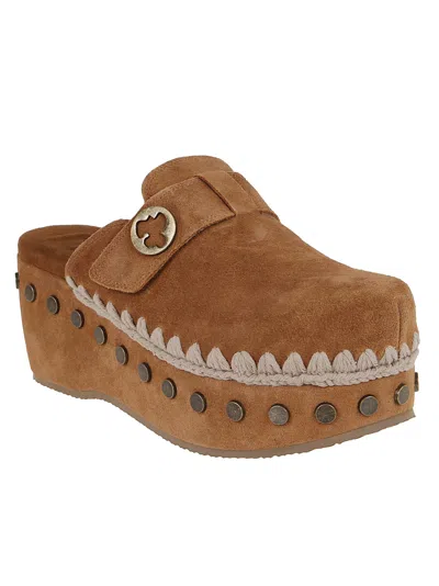 Mou Studded Platform Clogs In Brown