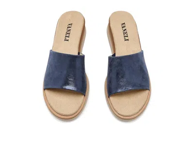 Vaneli Honna In Blue