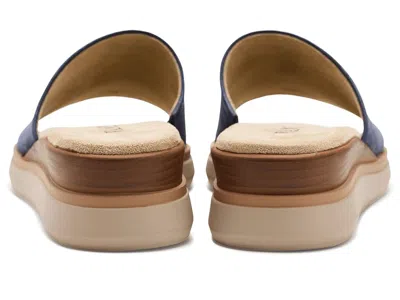 Vaneli Honna In Blue