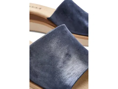 Vaneli Honna In Blue