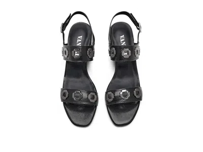 Vaneli Cris In Black