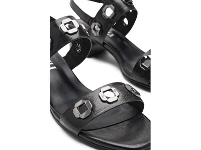 Vaneli Cris In Black