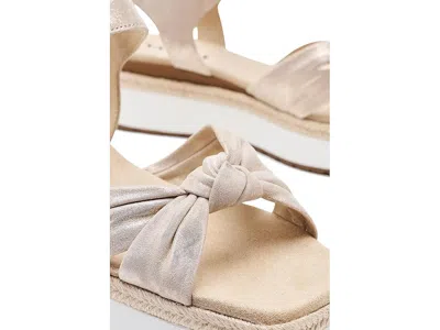 Vaneli Ekon In Neutral