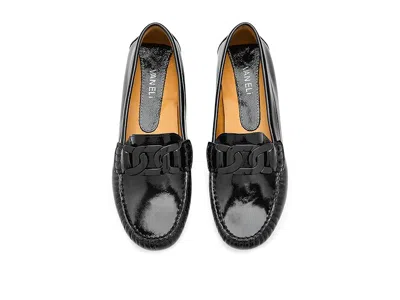Vaneli Aiker In Black