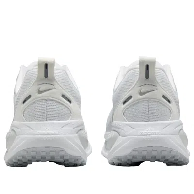 Nike Run Swift 3 In White