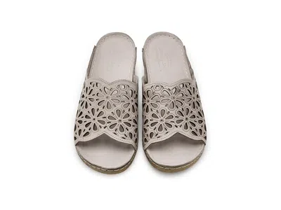 Spring Step Bloomella In Brown