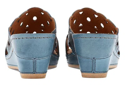 Spring Step Labarnas In Blue