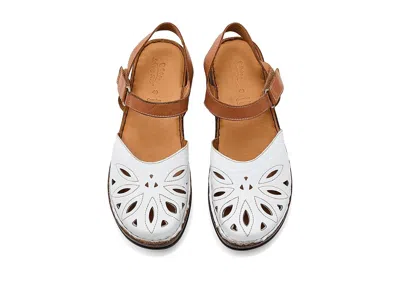 Spring Step Azmira In White