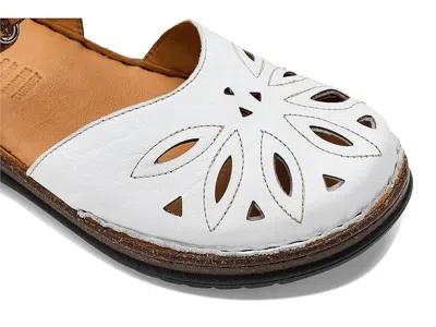 Spring Step Azmira In White