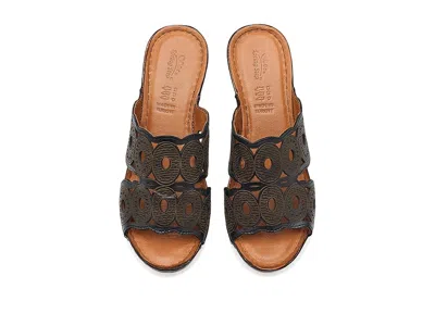 Spring Step Labarnas In Black