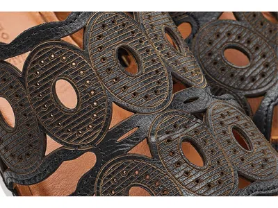 Spring Step Labarnas In Black