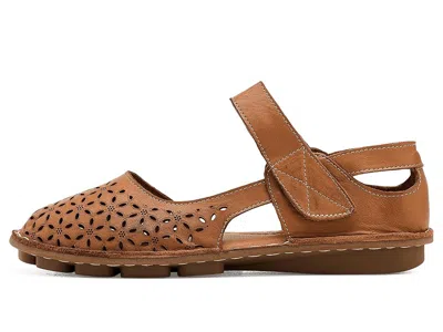 Spring Step Alberty Flat In Brown