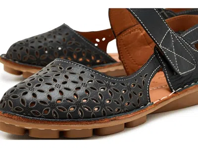 Spring Step Canoya In Black
