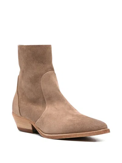 Julie Dee Pointed Boots In Brown