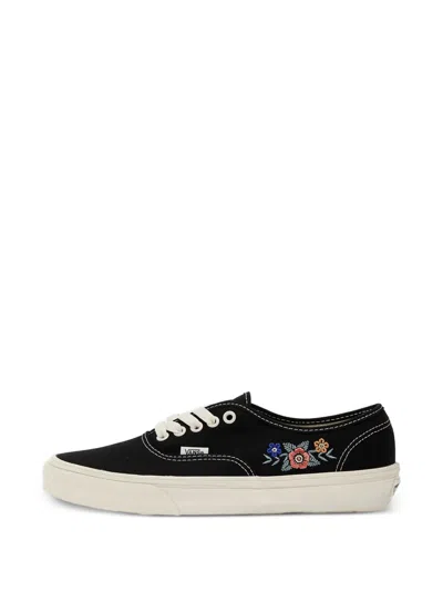 Vans Authentic Sneakers In Black