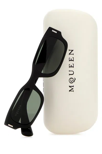Alexander Mcqueen Mcqueen Rectangular Panthos Sunglasses In Black