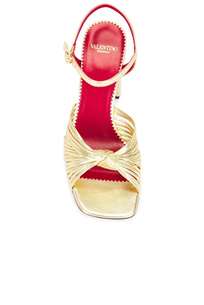 Valentino 90mm Vlogo Anne Metallic Leather Block-heel Sandals In Gold