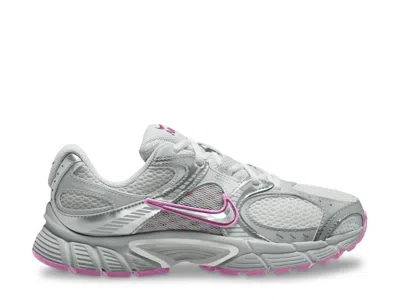 Nike V5 Rnr Sneaker In Multi