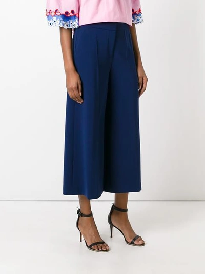 Shop Boutique Moschino Wide-legged Cropped Trousers In Blue