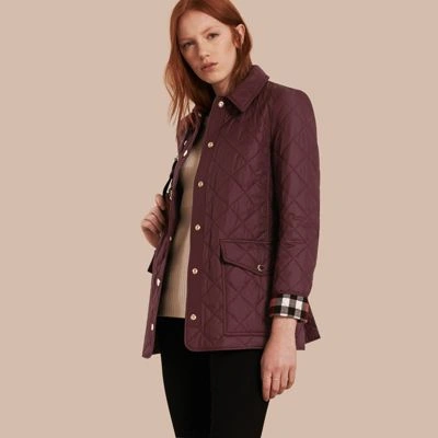 Introducir 57+ imagen burberry burgundy quilted jacket