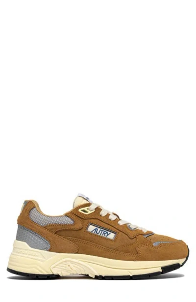 Autry Hyperway Low Sneaker In Brown