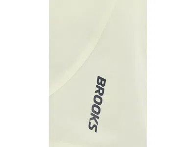Brooks Dash Short In Neutral