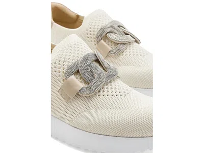 Vaneli Qadiza In Brown