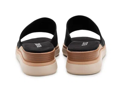 Vaneli Honna In Black