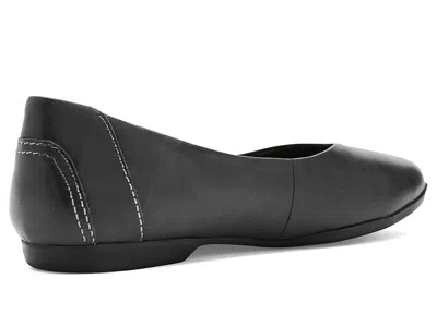 Trotters Iris Flat In Black