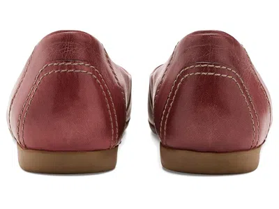 Trotters Iris Flat In Red