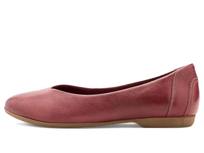Trotters Iris Flat In Red