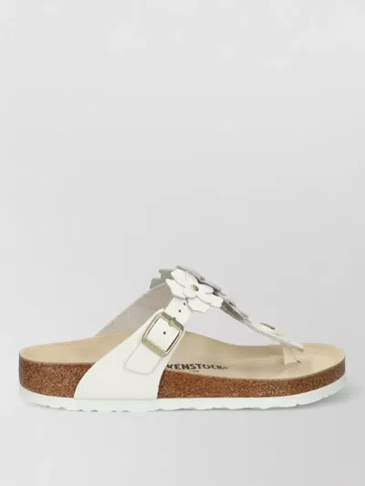 Birkenstock Gizeh Thong Sandals With Floral Buckle Fastening In Black
