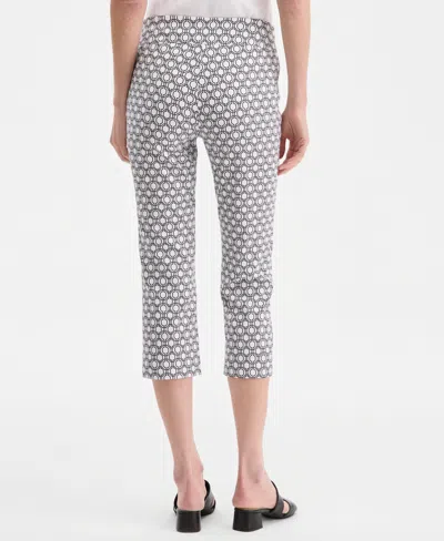 Jm Collection Womens Printed Pull On Capri Pants Macys Exclusive In Neutral