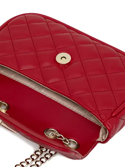 Guess 퀼팅 체인 백 In Brown