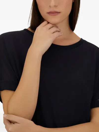 马德拉刺绣围巾