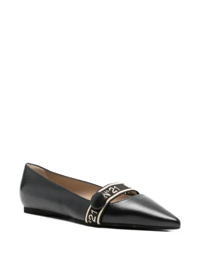 N°21 Pointed Strap Flat Pumps In Black