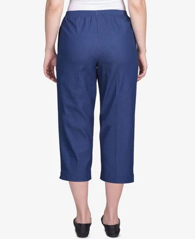 Alfred Dunner Petite Pull-on Capri Jeans In Blue