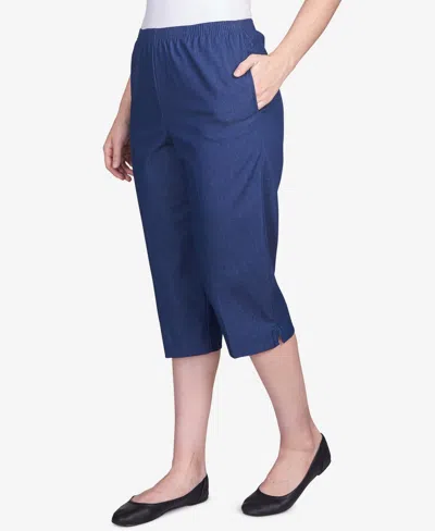 Alfred Dunner Petite Pull-on Capri Jeans In Blue